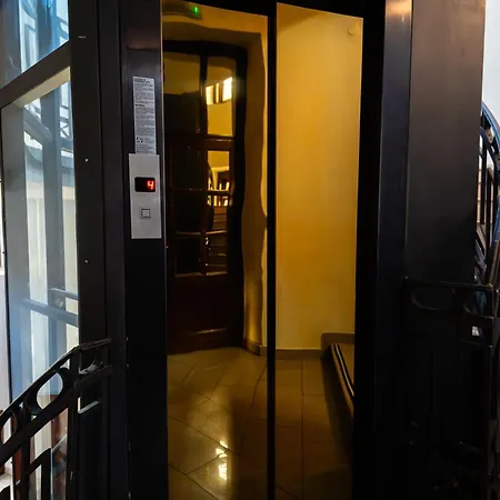 Vukov Park Apartament *